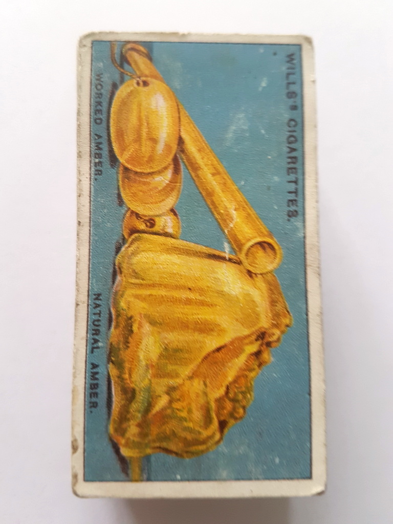 Photo of the front of these Do You Know (2nd) cigarette cards