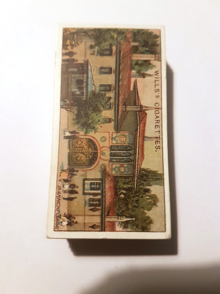 Photo of the front of these Gems of Russian Architecture cigarette cards