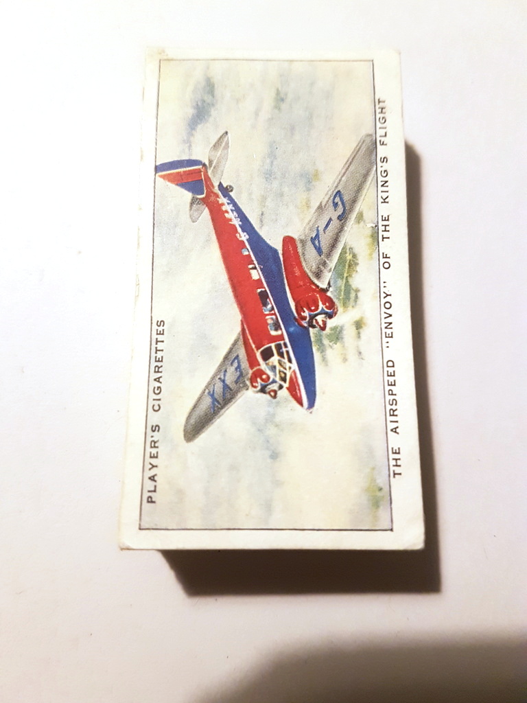 Photo of the front of these Aircraft of the Royal Air Force cigarette cards