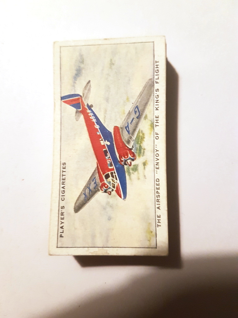 Photo of the front of these Aircraft of the Royal Air Force cigarette cards