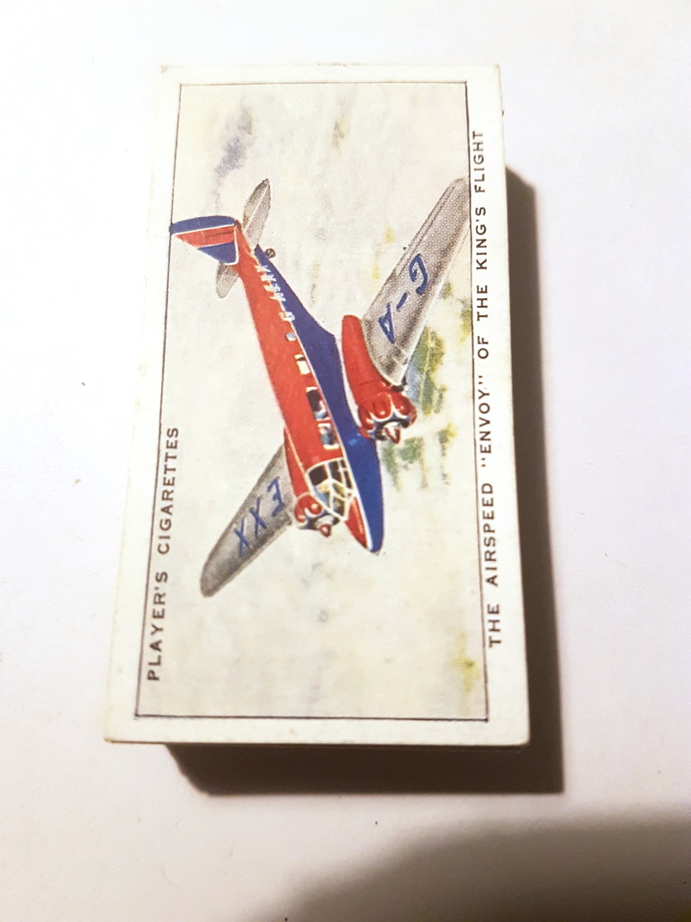 Photo of the front of these Aircraft of the Royal Air Force cigarette cards