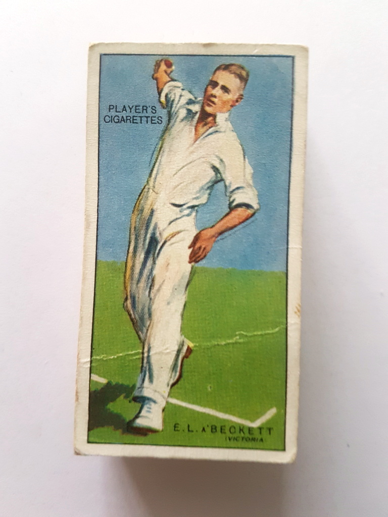 Photo of the front of these Cricketers, 1930 cigarette cards