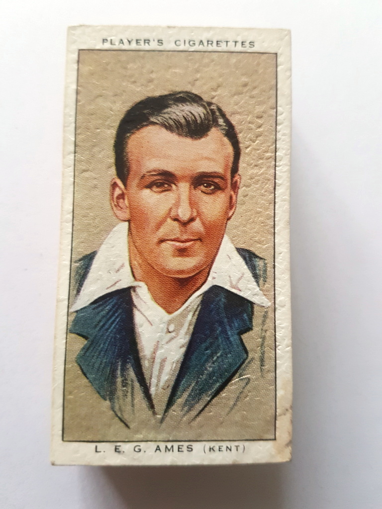 Photo of the front of these Cricketers, 1934 cigarette cards