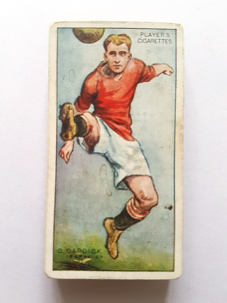 Photo of the front of these Footballers 1928-9 cigarette cards