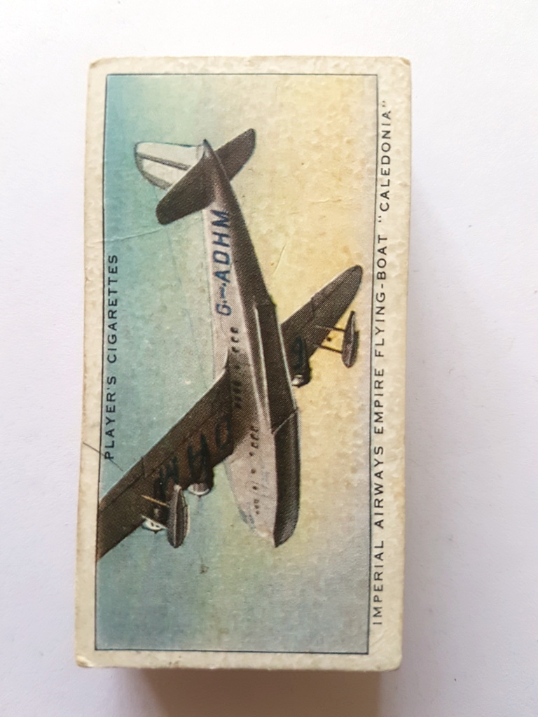 Photo of the front of these International Air Liners cigarette cards