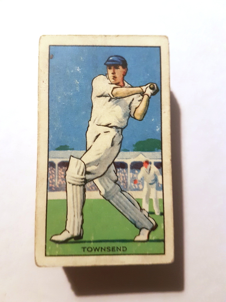 Photo of the front of these Champions (2nd) cigarette cards