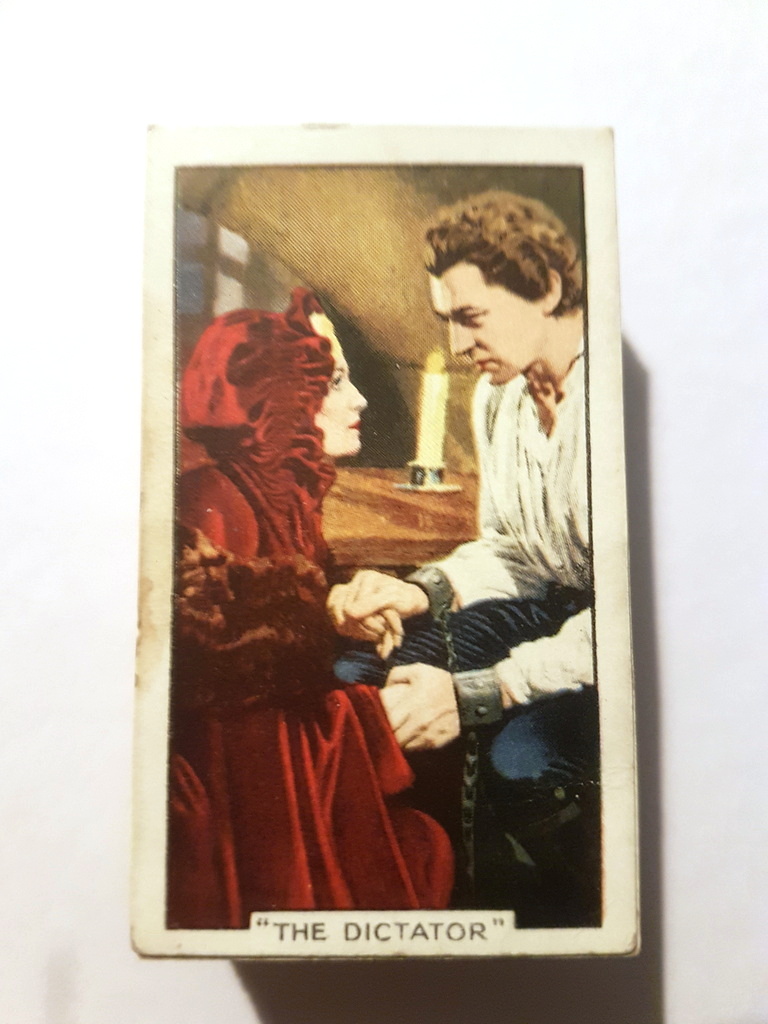 Photo of the front of these Famous Film Scenes cigarette cards