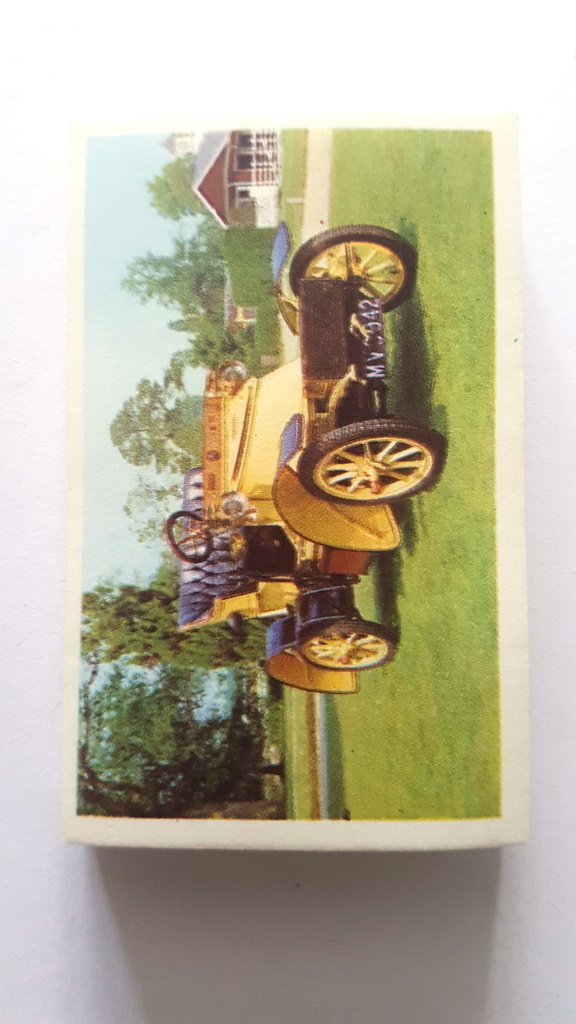 Photo of the front of these Veteran & Vintage Cars trade cards